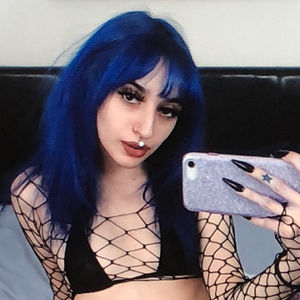 Violet Valentina (@violetvalentina) | AllMyLinks