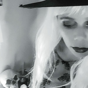 Madame Selina (@madame-selina) | AllMyLinks