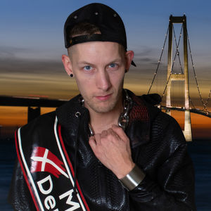 AllMyLinks profile picture for @rubber