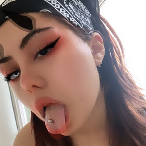 AllMyLinks profile picture for @greta